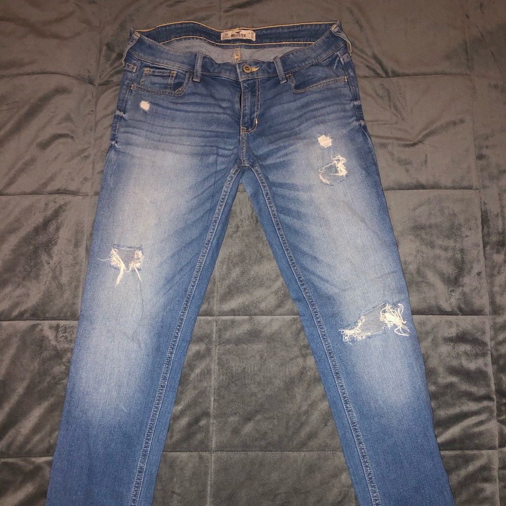 Ripped medium wash mid-rise skinny jean